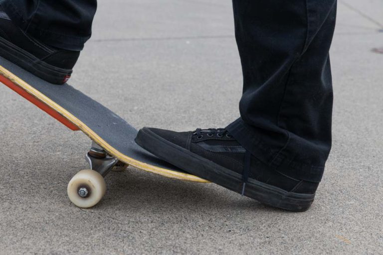 How To Slow Down & Stop On A Skateboard (5 Easy Ways)