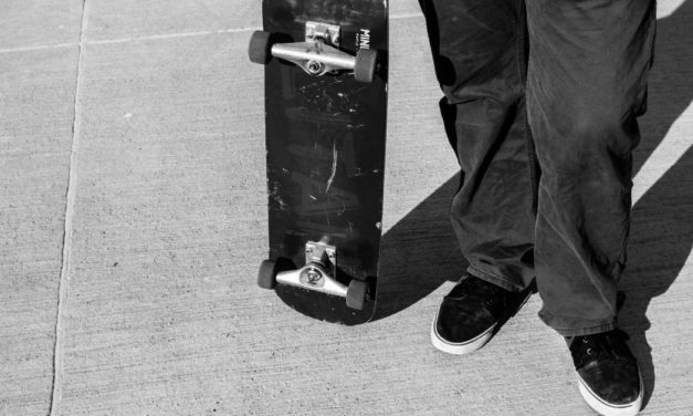 What To Wear When Skateboarding (For Guys & Girls)